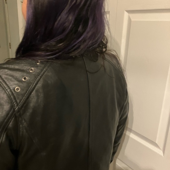 Black Glove-soft Leather Riveted Bikerlike Jacket, XS. Stunning, highest quality - Picture 8 of 9